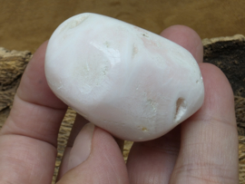 Mangano calciet handsteen