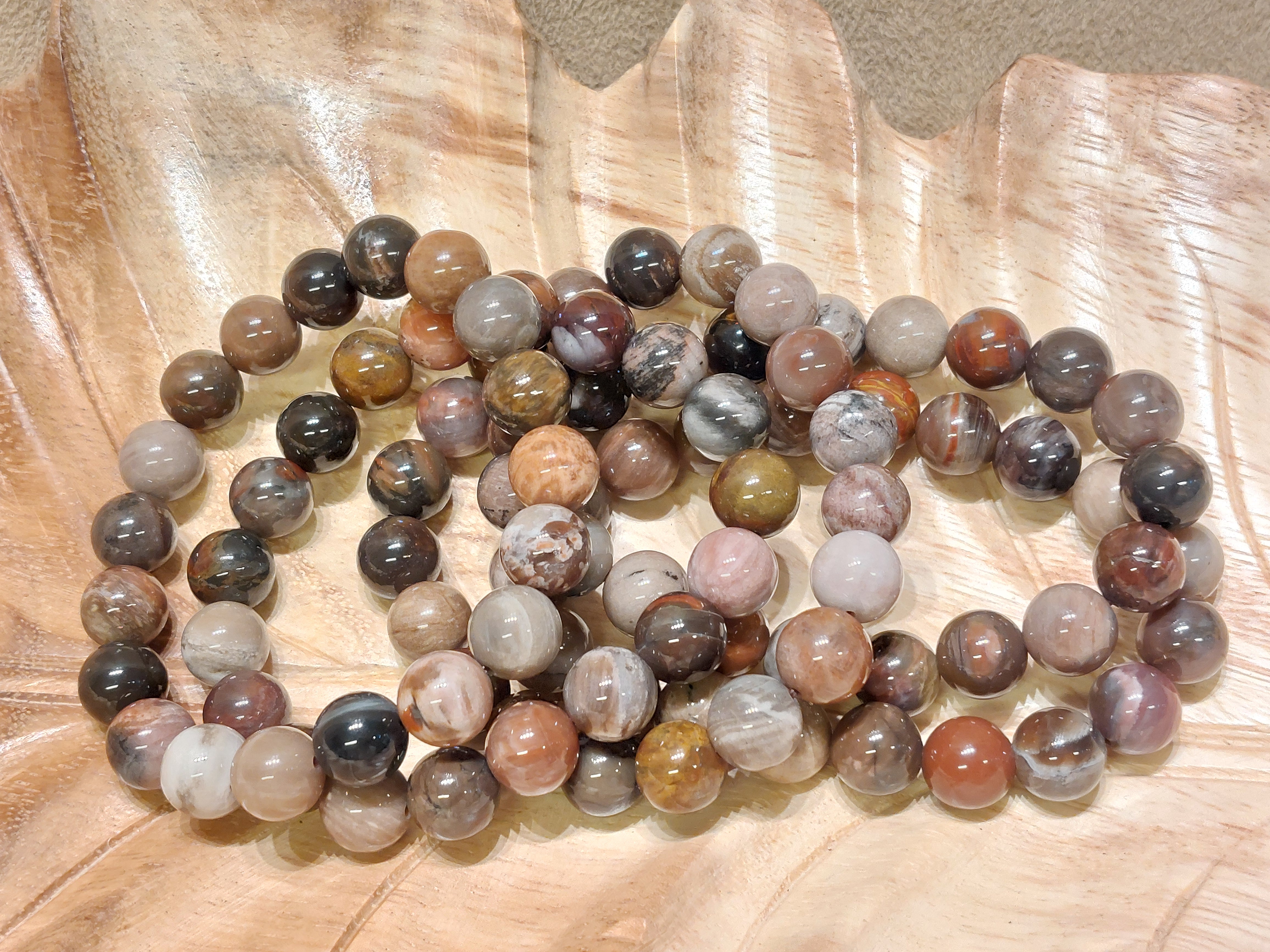 Versteend hout kogelarmband 11mm
