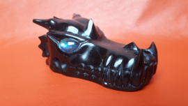 Zwarte obsidiaan draak met labradoriet ogen