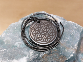 Shungit hanger met flower of life