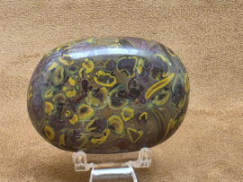 Rhyoliet of regenwoud jaspis handsteen