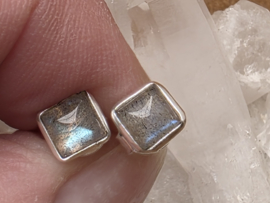 Labradoriet oorbellen in zilver