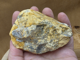 Maligano jaspis sculptuur half gepolijst