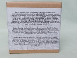 Pure edelsteen zeep gouden driehoek