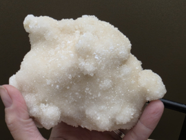 Spirit chalcedoon cluster op standaard uit Indonesië