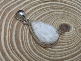 Scolesiet hanger in zilver