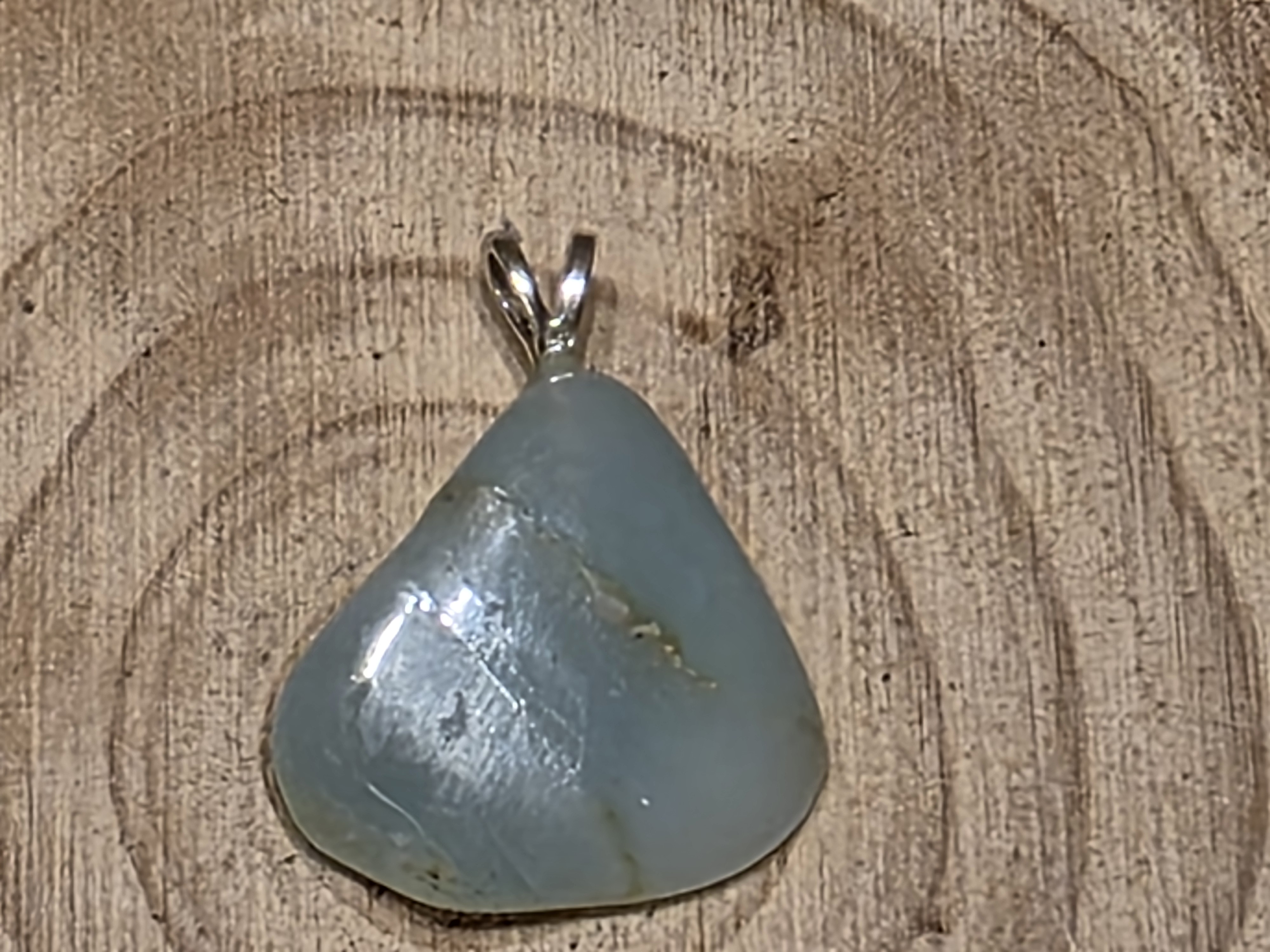 Blauwe andesopaal hanger met zilveren oogje
