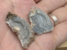 Chalcedoonroosje hanger