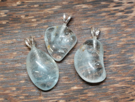 Topaas hanger met zilveren oogje