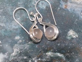 Rozenkwarts oorbellen in zilver