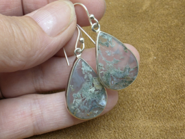 Mosagaat oorbellen in zilver