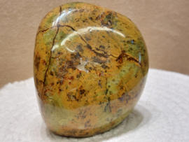 Groene opaal sculptuur