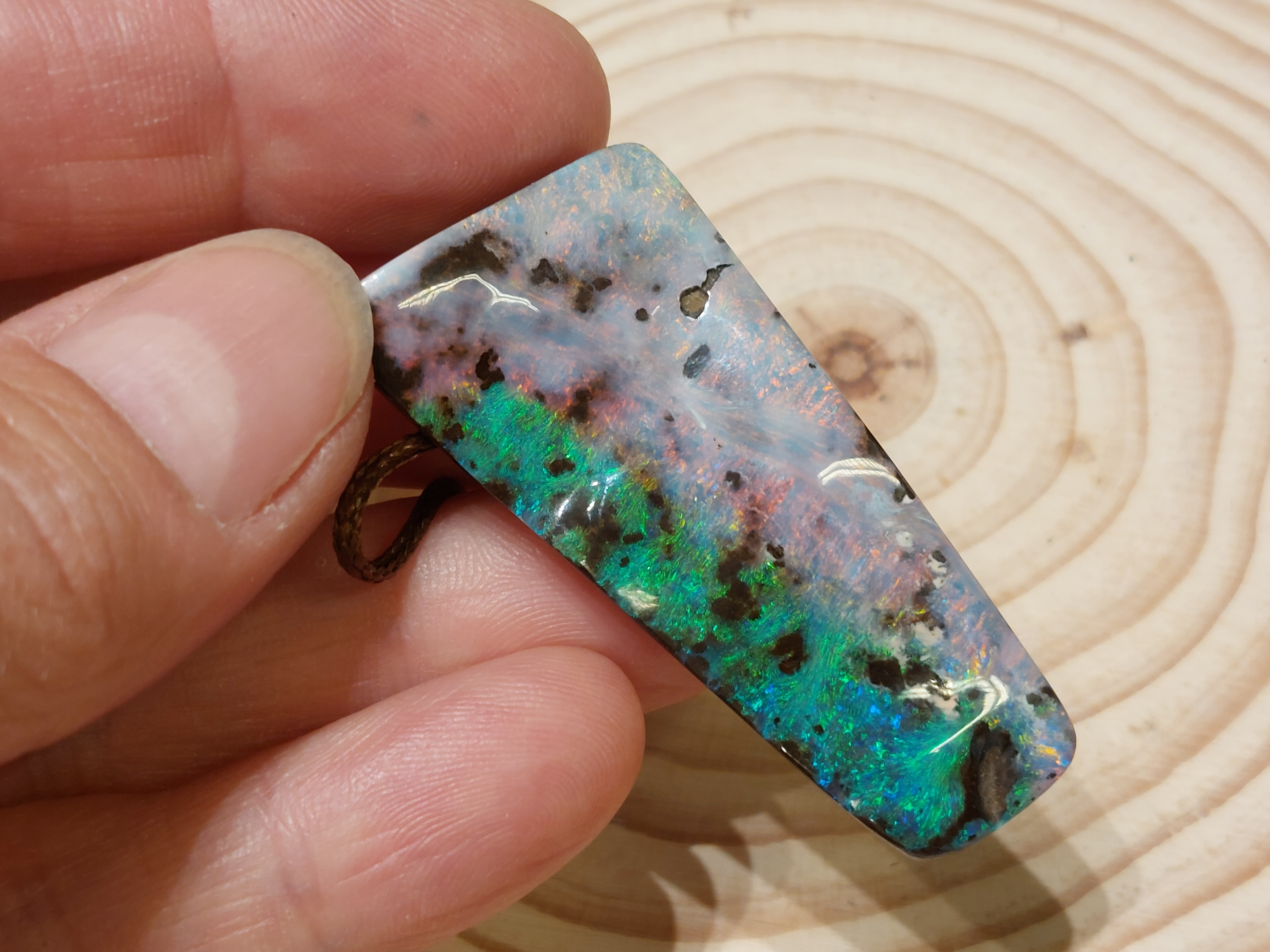 Boulder opaal hanger doorboord