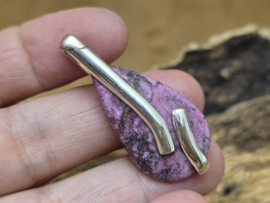 Kobalt calciet hanger in zilver