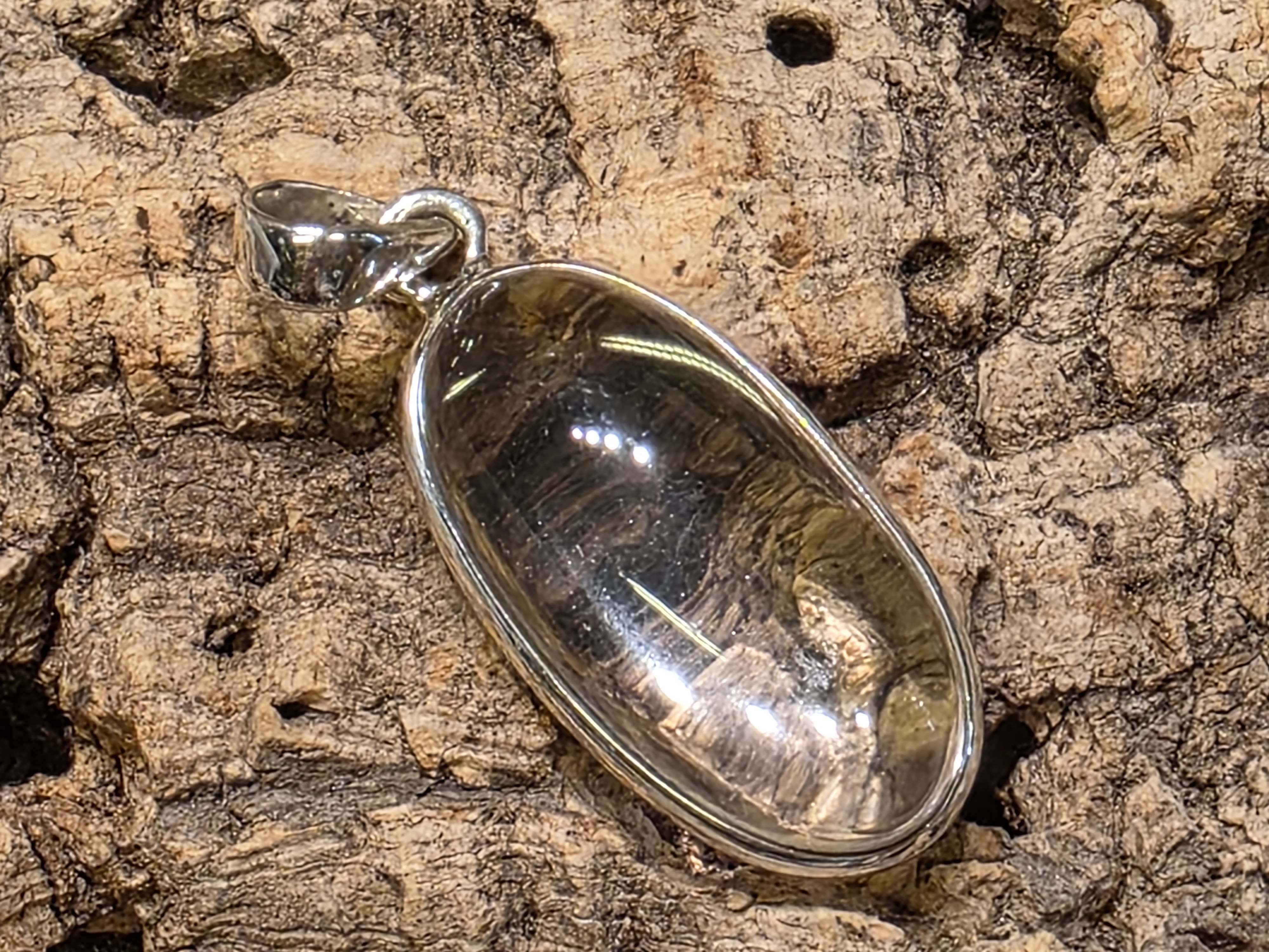 Bergkristal hanger in zilver