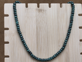 Malachiet ketting met goudkleurige sluiting