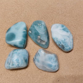 Larimar knuffelsteen