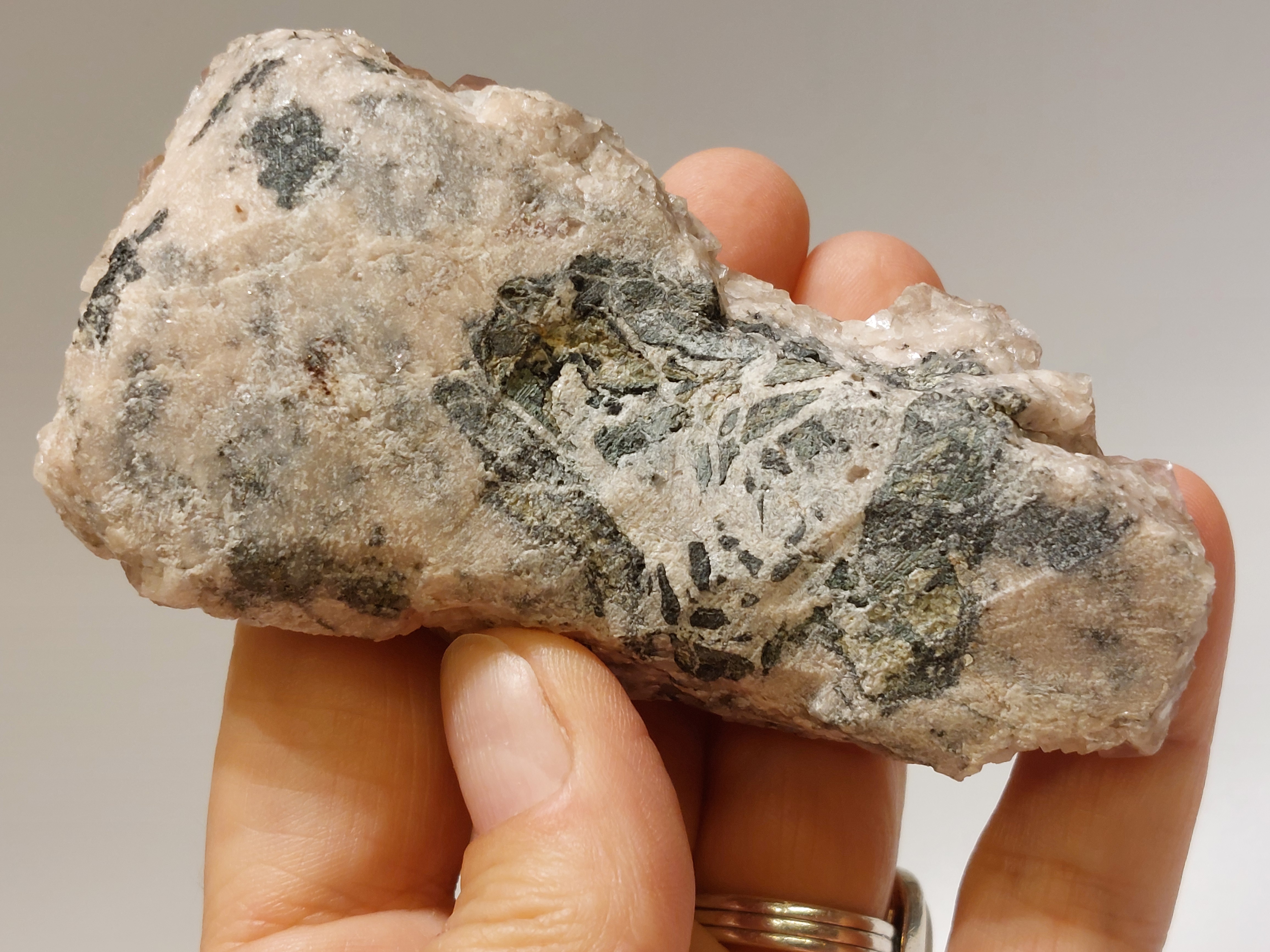 Kobalt calciet cluster uit Marokko