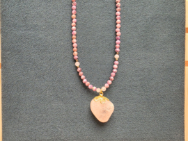 Charoiet ketting facet geslepen met hanger van maria magdalena kristal