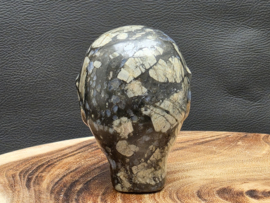 Que sera of vulkaniet elfen being met labradoriet ogen