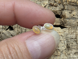 Ethiopisch of welo opaal oorbellen in zilver