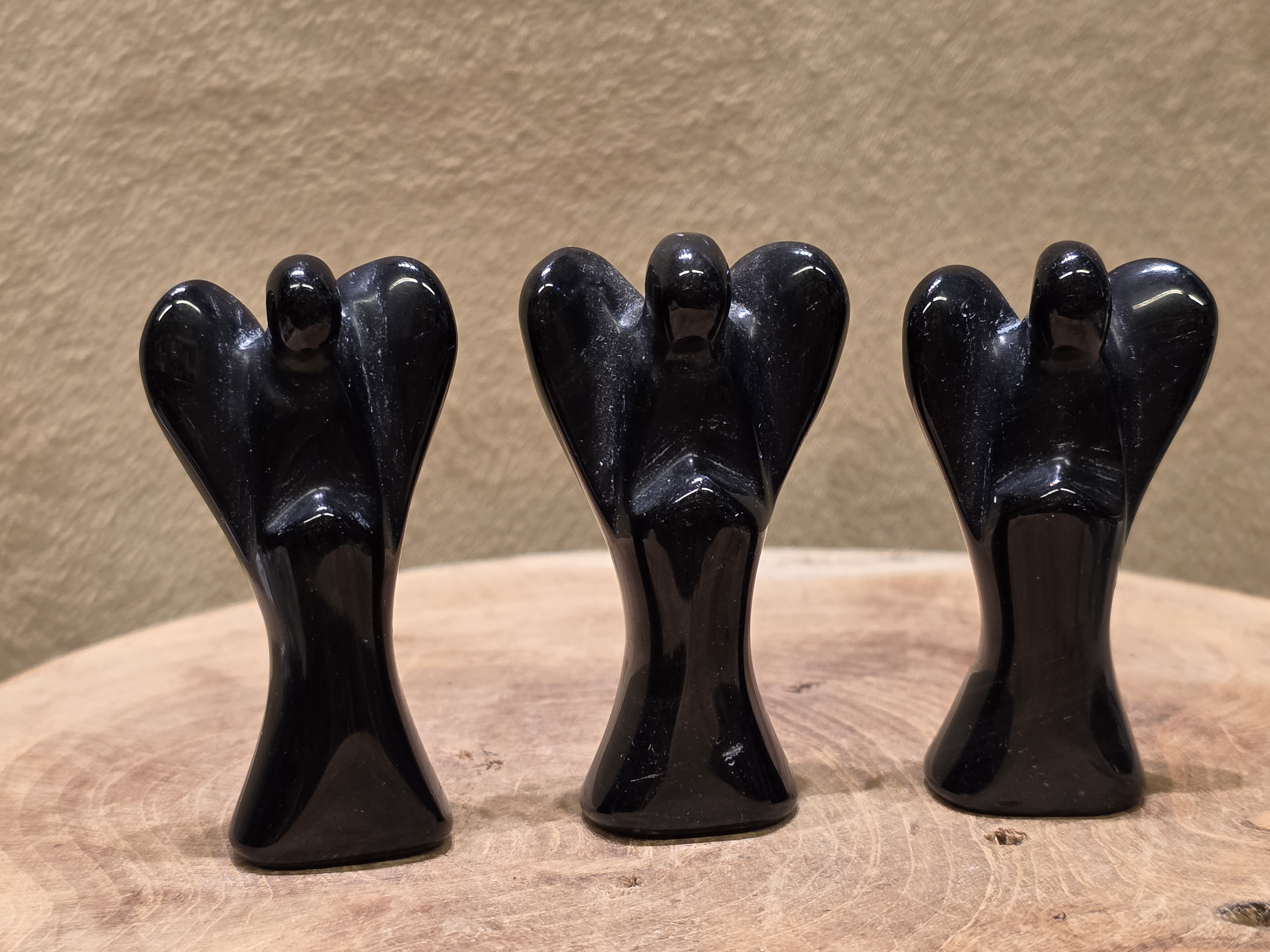Zwarte obsidiaan engel