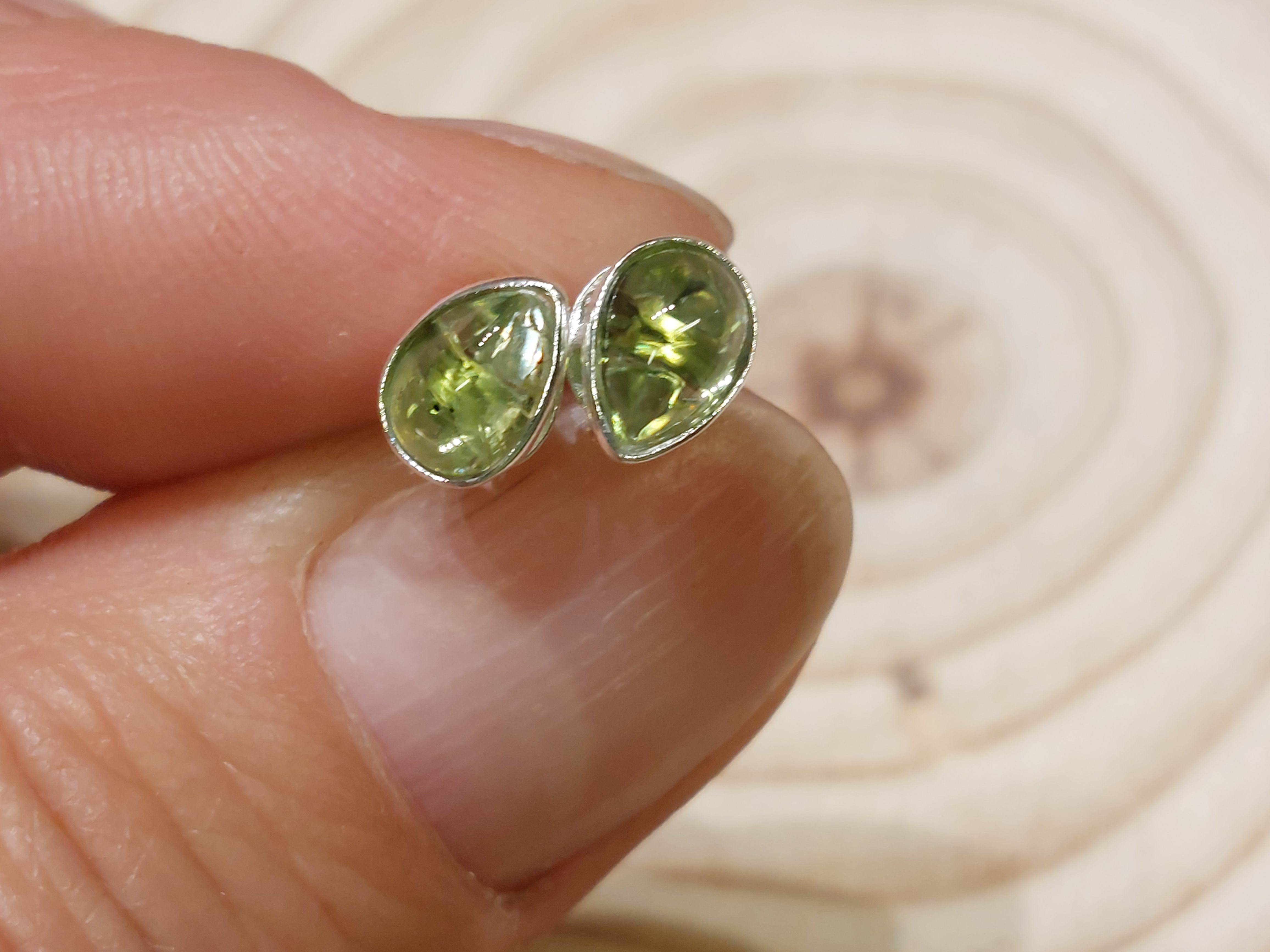Peridoot oorbellen in zilver