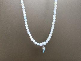Aquamarijn ketting met veertje hanger