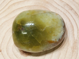 Groene opaal handsteen