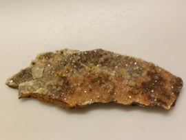 Calciet met hematiet cluster uit Mexico