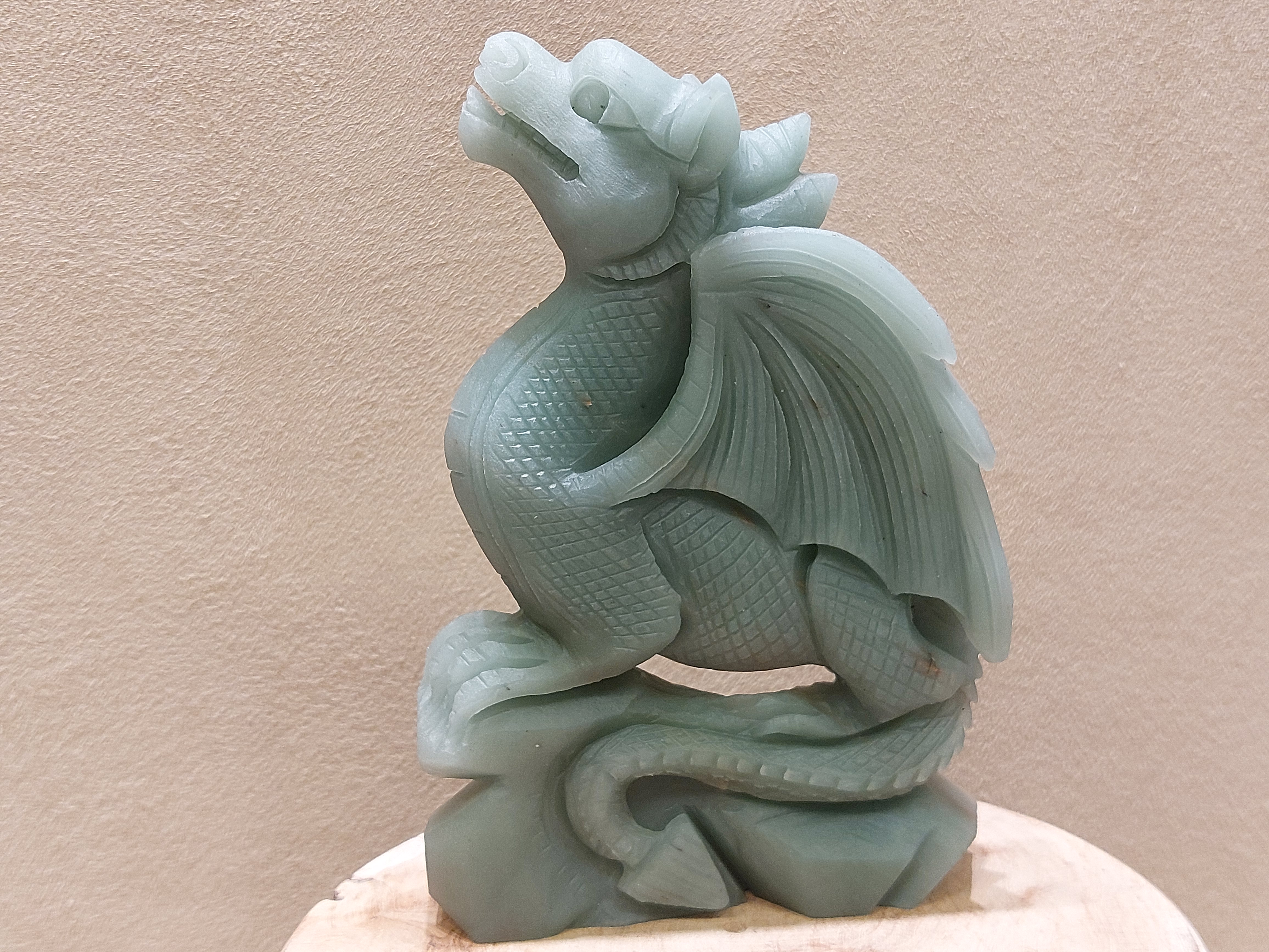 Groene aventurijn draak full body