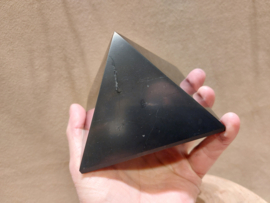 Shungit piramide 10cm