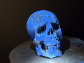 Blauwe amber human skull