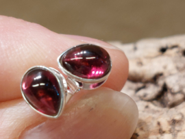 Granaat oorbellen in zilver