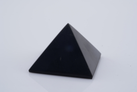Shungit piramide 8 cm