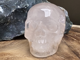 Rozenkwarts human skull