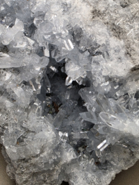 Celestiet cluster groot