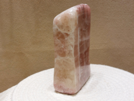 Rhodo calciet sculptuur