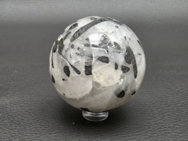 Toermalijn in kwarts bol