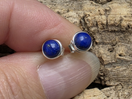 Lapis lazuli oorbellen in zilver