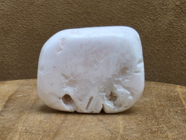 Mangano calciet knuffelsteen
