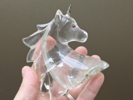 Bergkristal eenhoorn met insluitingen van Leandro De Souza