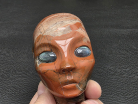 Rode jaspis elfen being met labradoriet ogen