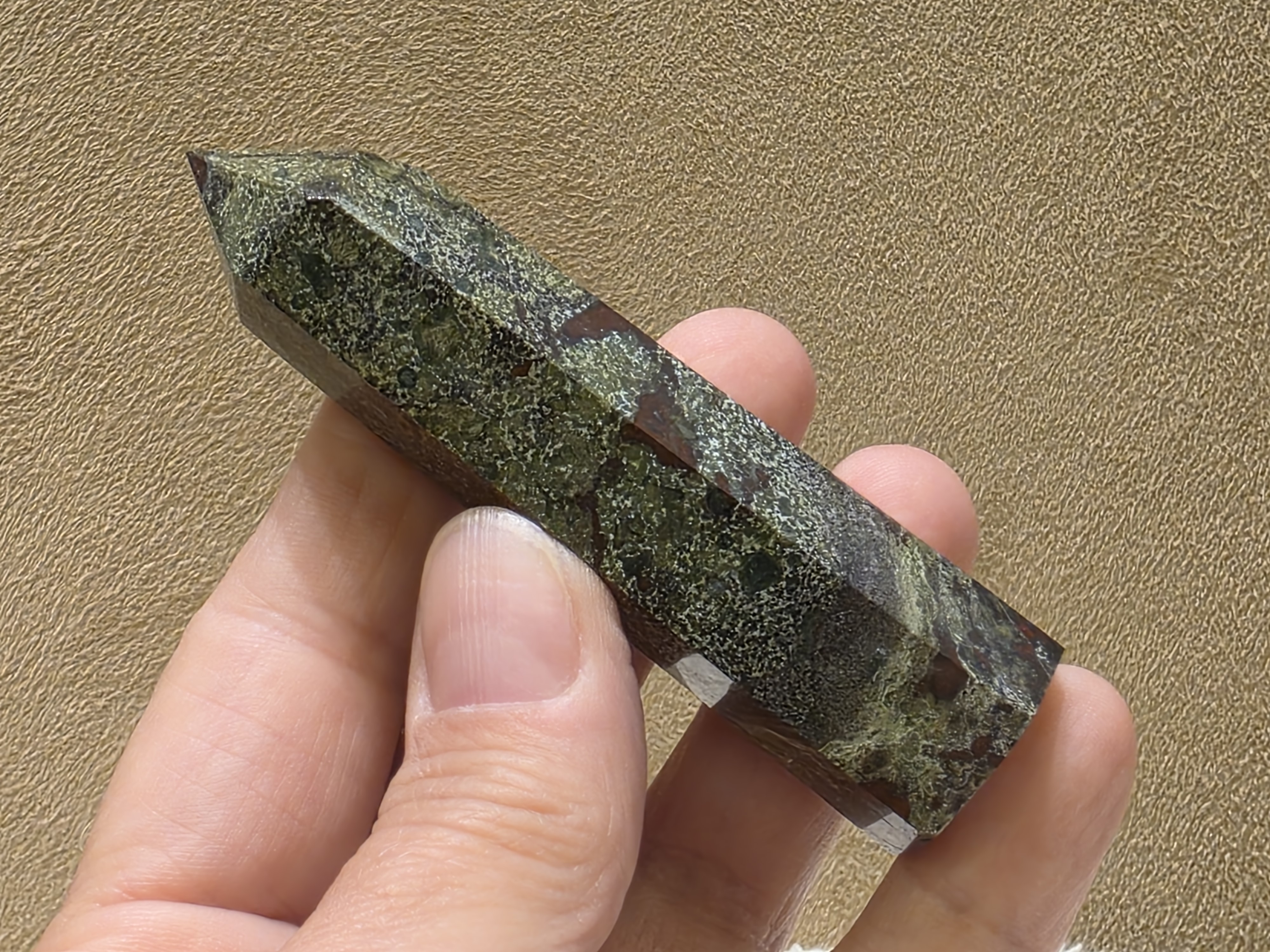 Drakenbloed jaspis punt
