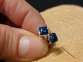 Lapis lazuli oorbellen in zilver