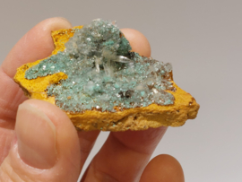 Rosasiet met kristallijne hemimorfiet, Mexico