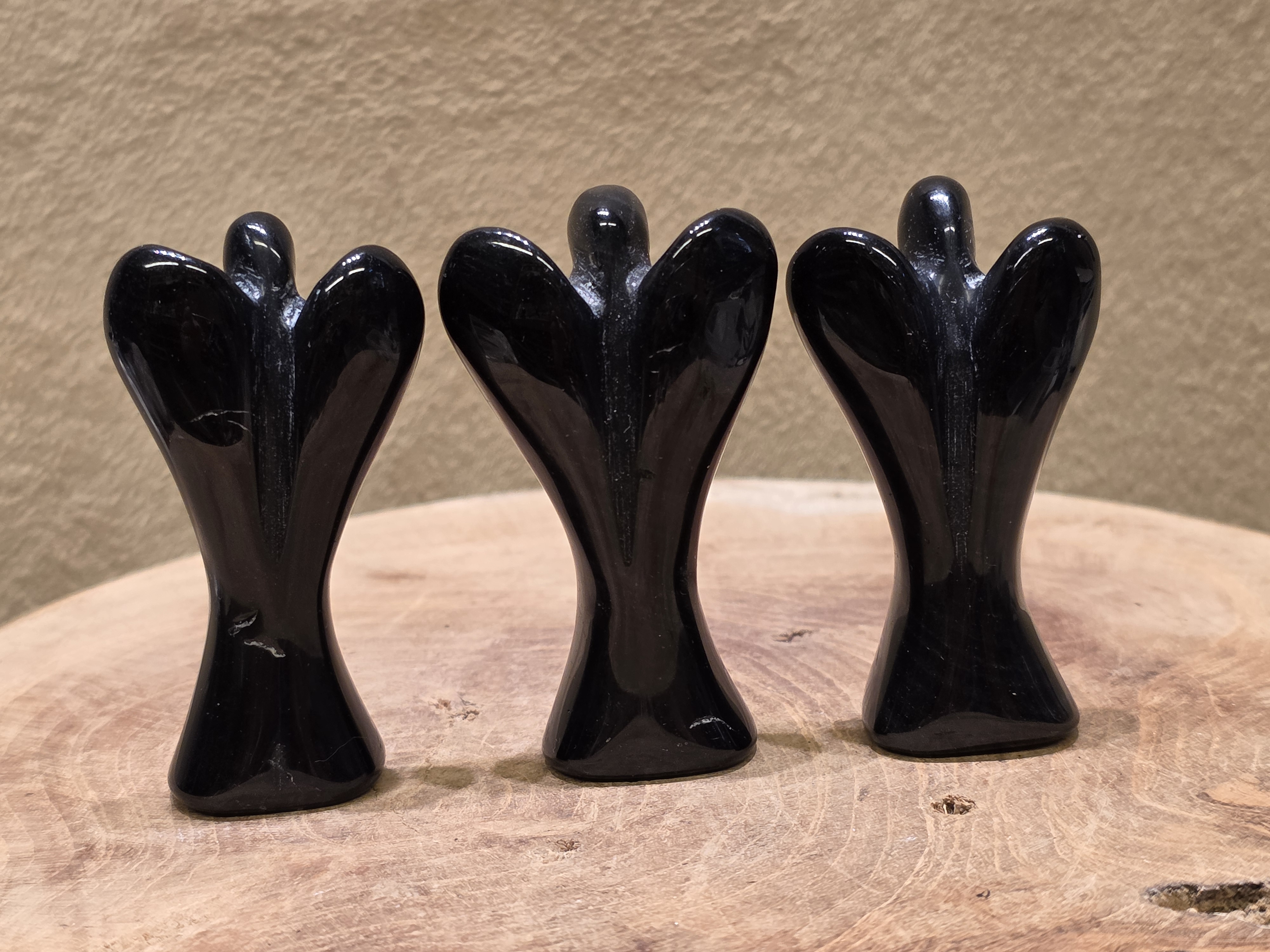 Zwarte obsidiaan engel