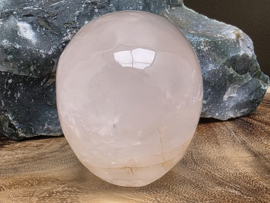 Rozenkwarts human skull