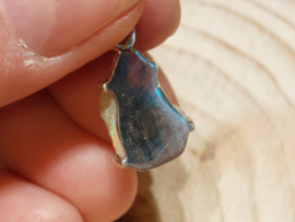 Ethiopisch of welo opaal hanger in zilver ruw