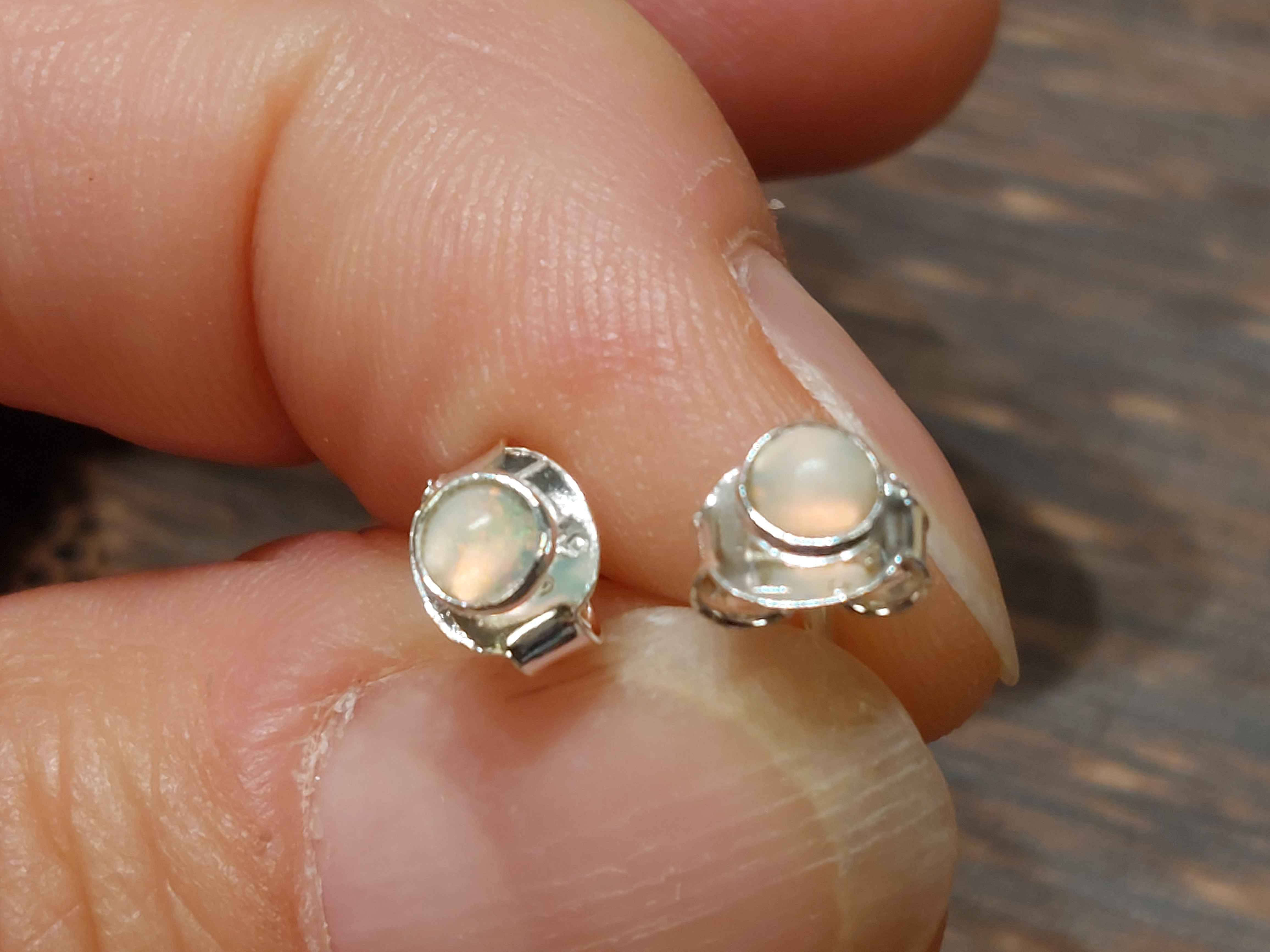 Ethiopisch of welo opaal oorbellen in zilver